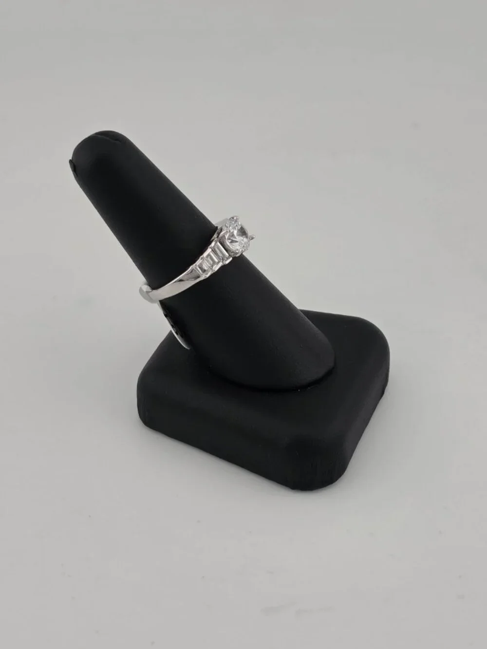 Brand New Sterling Silver 925 Escalating Baguette Design Ring